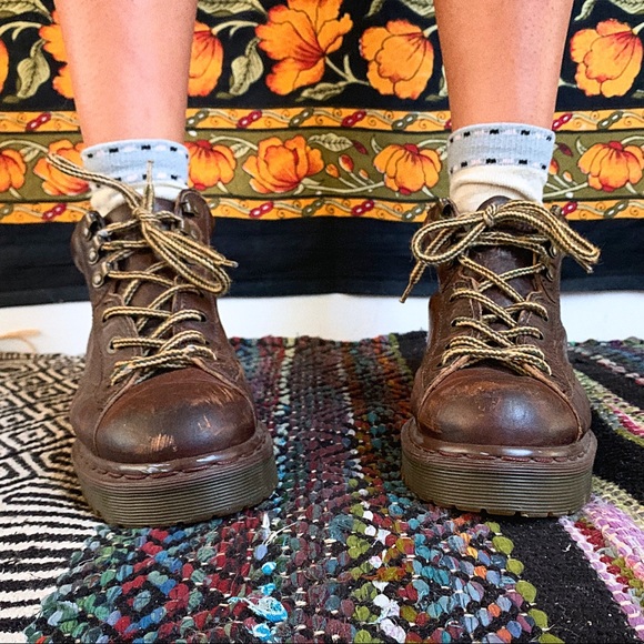 doc martens hiking boots! - Picture 2 of 3